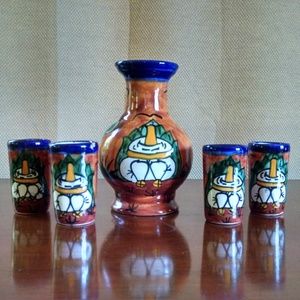 Mexican decanter and 4 shot glasses